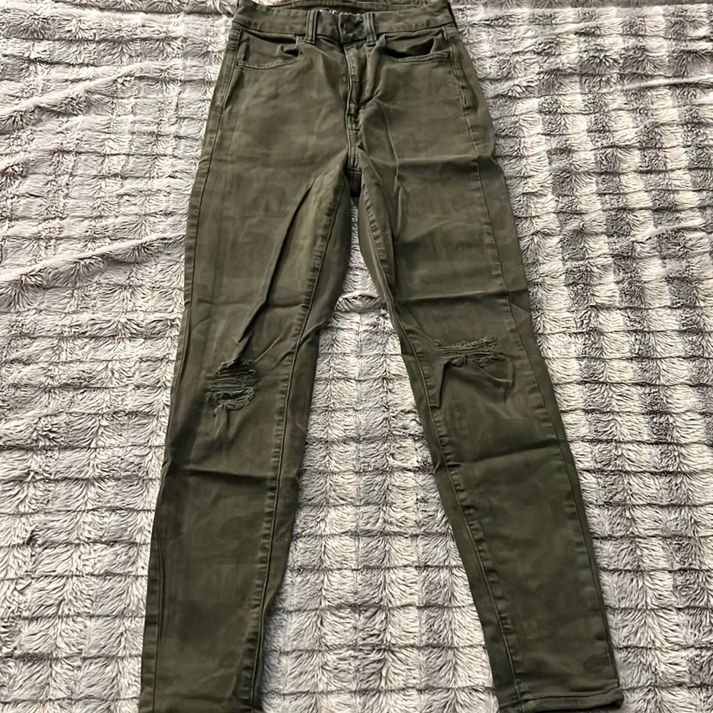 3/$15 AE Curvy High Rise Camo Jean
